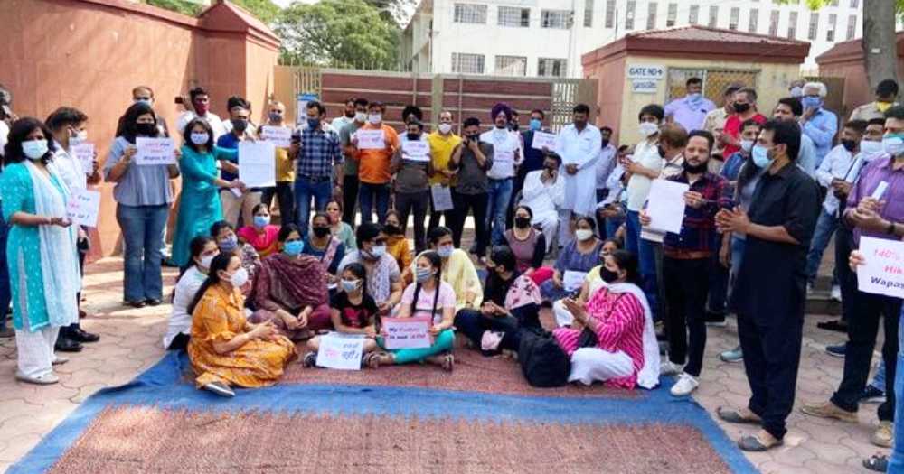 parents protest at bhavan vidalye school